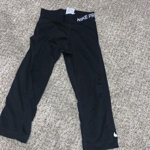 Nike Pro cropped leggings. Good for training and running